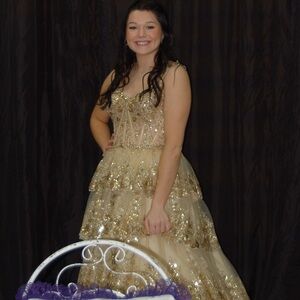 Elegant Gold Sequin Gown